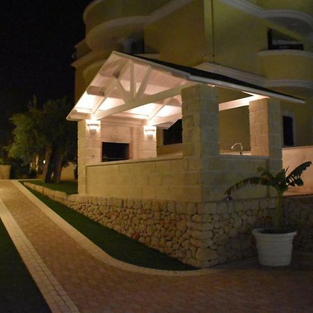 Appartamenti In Villa Alessia 莫诺波利 外观 照片
